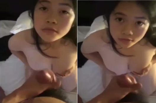 Cô nhân viên mới vâng lời sếp dẫn đến khoảnh khắc thân mật