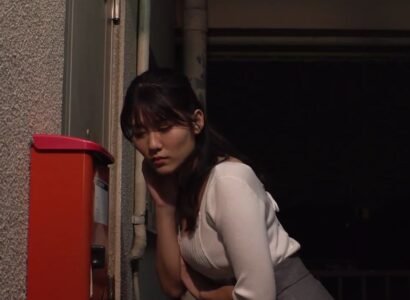 Em gái xinh phàn nàn với gã hàng xóm vì tiếng phim sex quá to và cái kết