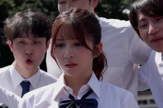 SONE 619 Cô nữ sinh bị bạn cho dùng thuốc kích thích